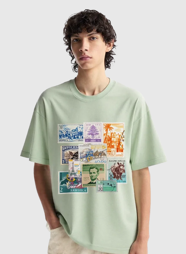 T-Shirt Oversize – Modèle “Timbres du Monde”