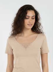 T-shirt manches courtes avec incrustation devant