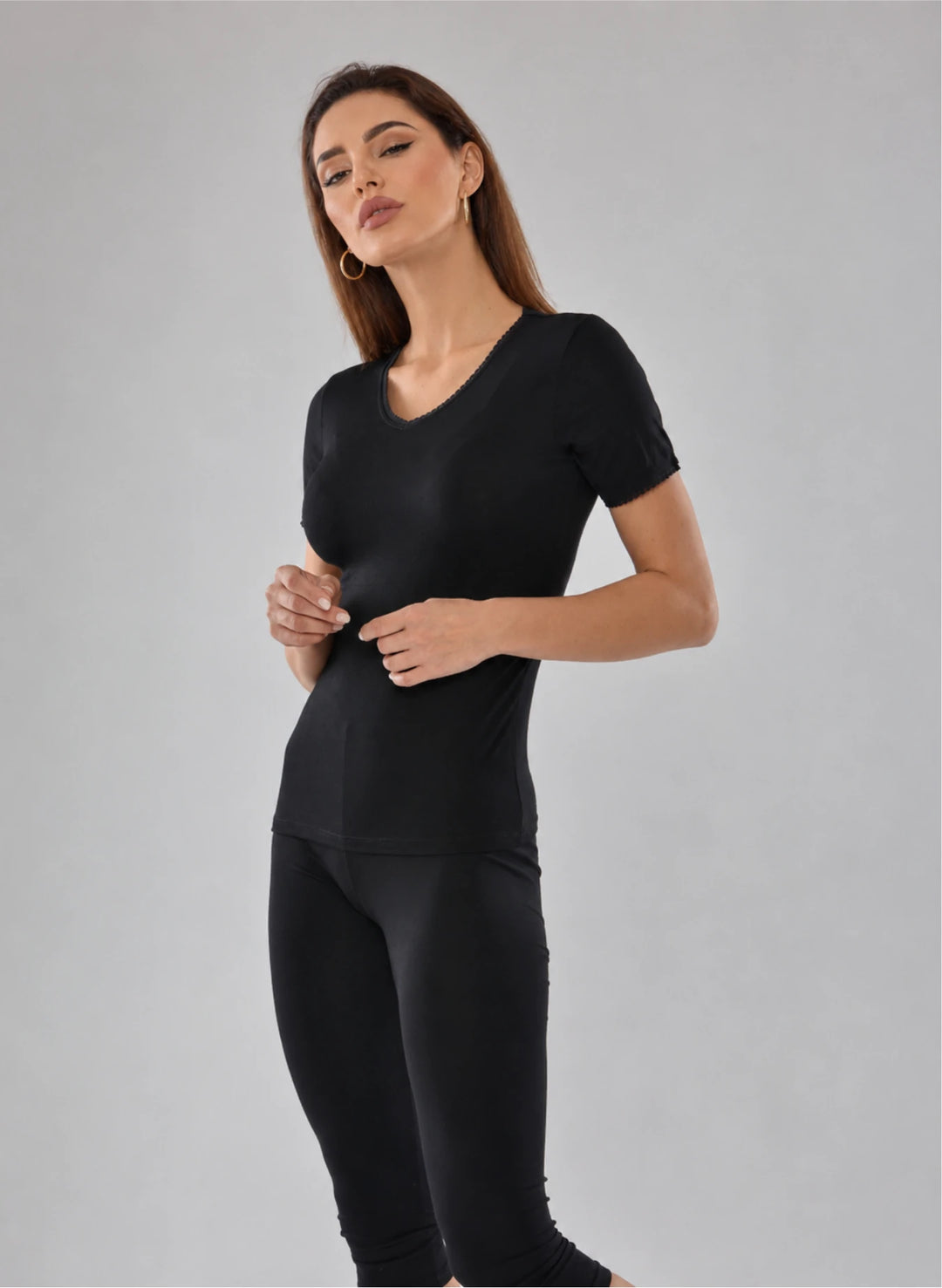 T-shirt manches courtes col v avec dentelle