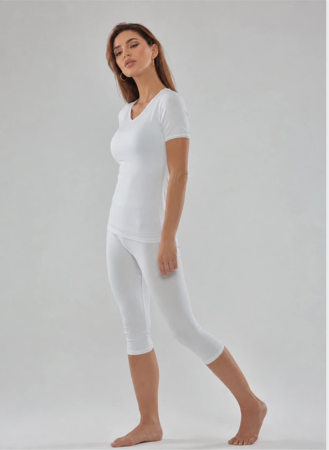 T-shirt manches courtes col v avec dentelle