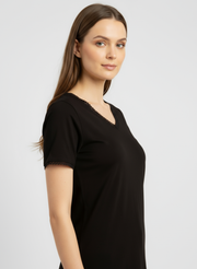 T-shirt manches courtes col V avec dentelle