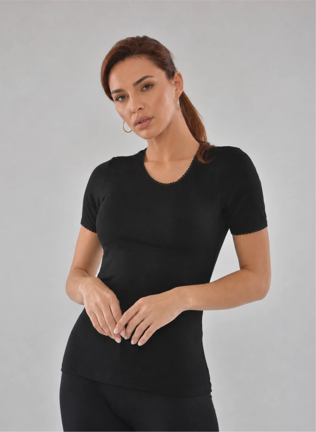 T-shirt manches courtes col rond avec dentelle