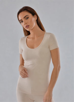 T-shirt manches courtes col rond decolleté